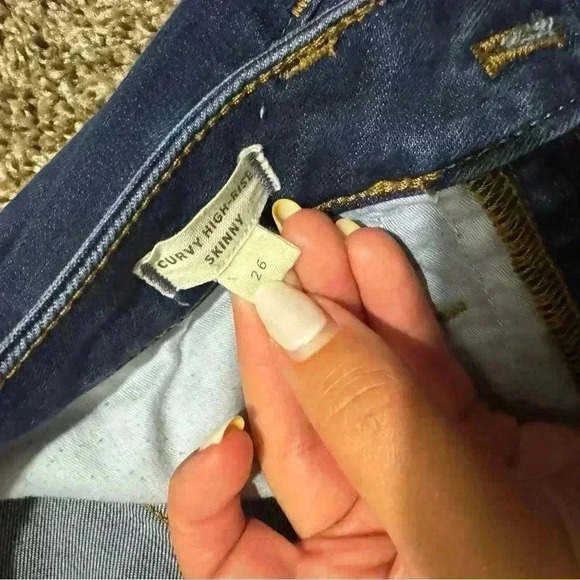 Madewell Curvy High-Rise Skinny Jeans in Sussex Wash: Tencel Denim Edition - Picture 5 of 6